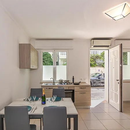 Apartment House Promenade Litore Domus Viareggio