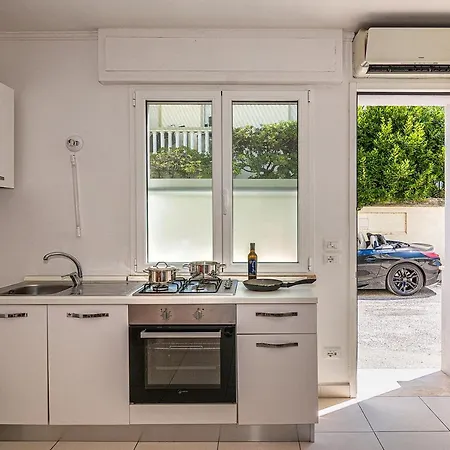 Apartment House Promenade Litore Domus *