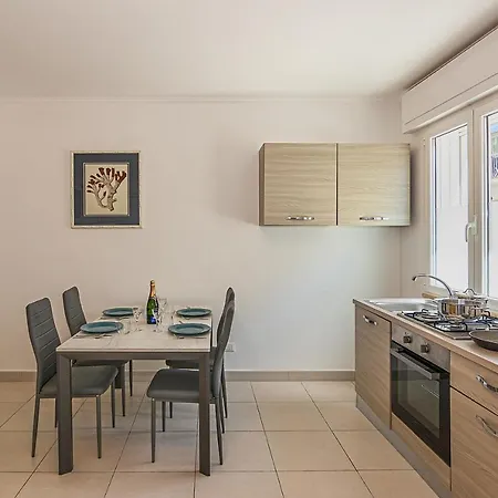 House Promenade Litore Domus * Βιαρέτζιο